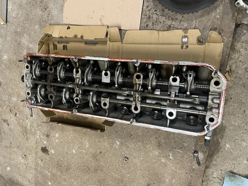 1975-1988 BMW E24 E34 535i M30B35 3.5L M30 Engine Cylinder Head w Camshaft - Image 2 of 4