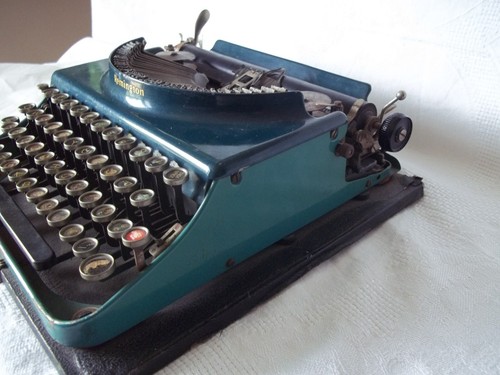 Máquina de escribir portátil modelo Remington verde azulado vintage de los años 20 #V254725 sin estuche - Imagen 8 de 19