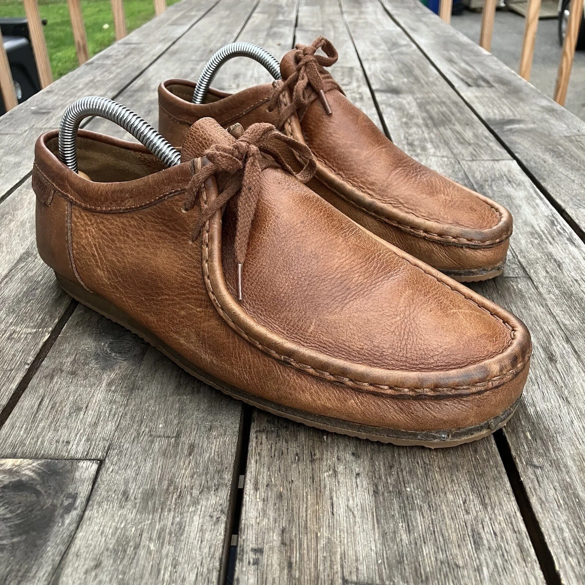 Clarks men's sales wallabee low top
