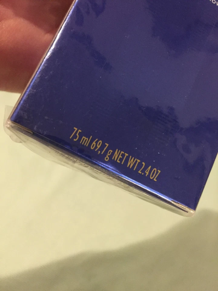 GUERLAIN Gentle Polishing Exfoliator Refines & Illuminates - 75 ml / 2.4 oz Foto 3 de 4