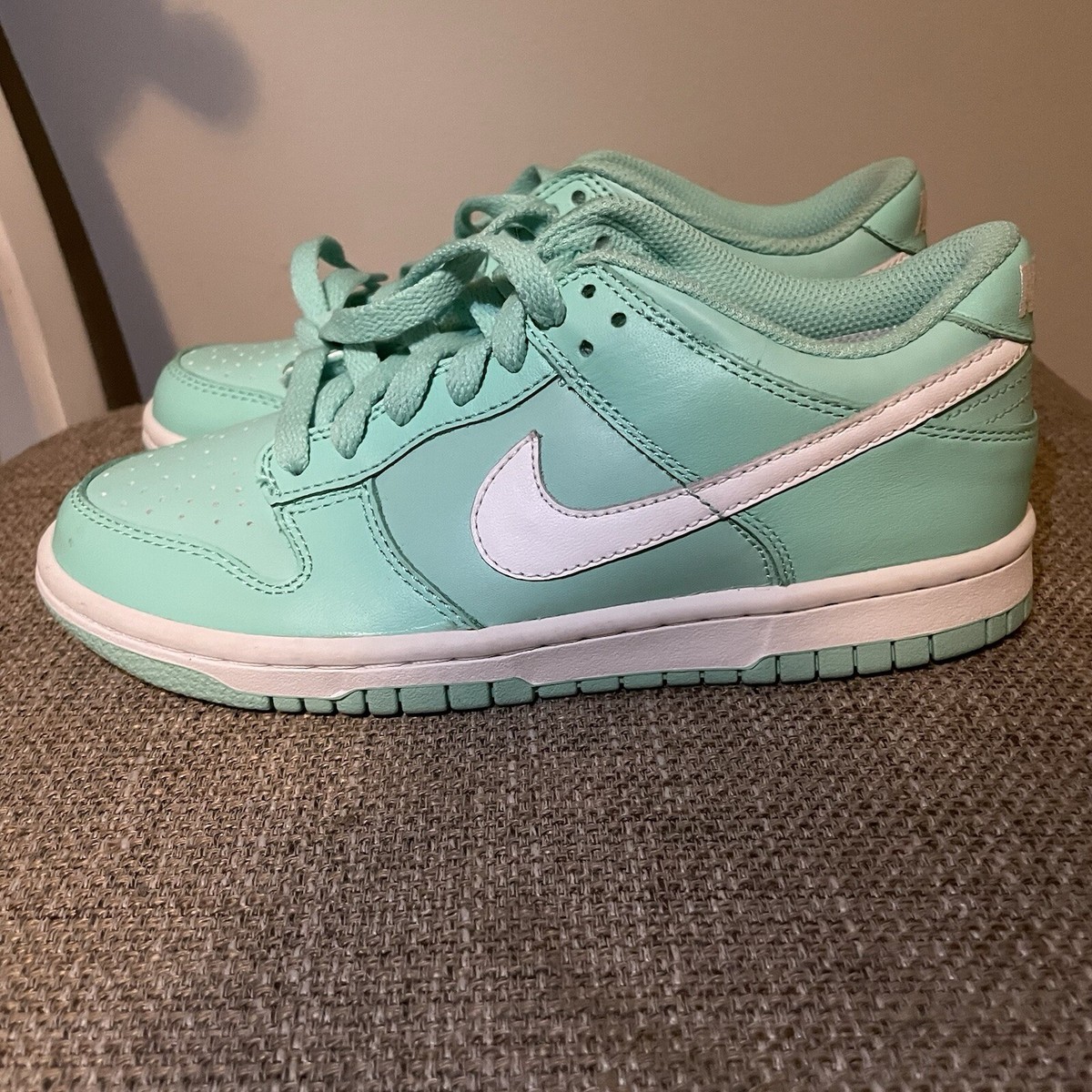 Nike Dunk Low Emerald Rise Size 4Y / 5.5W - Panda Dunk