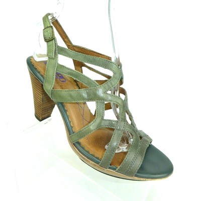 clarks heels green