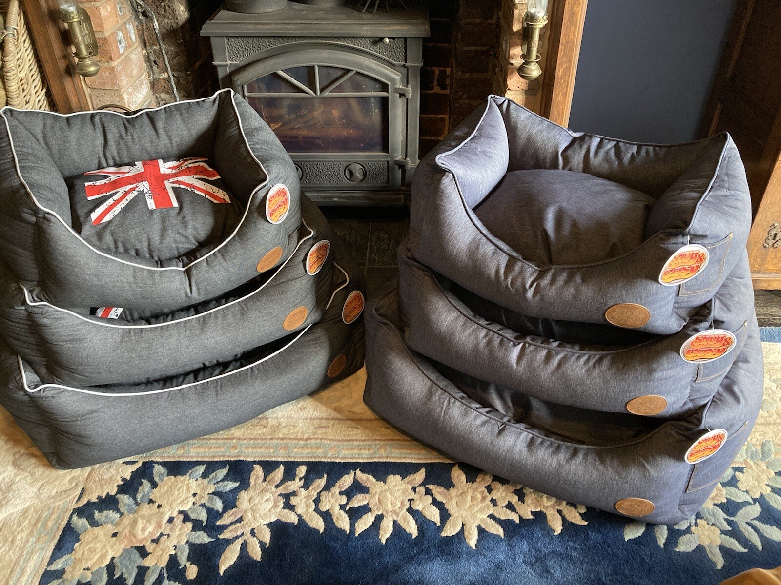 Accogliente e accogliente. Letti in denim Union Jack 25' pollici realizzati nel...