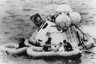 The Apollo 7 cabin found in the Atlantic Ocean October 22 1968 Old Photo