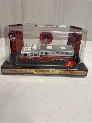 Code 3 Saulsbury FDNY Heavy Rescue Truck Die-Cast Collectible Code 3 -12701