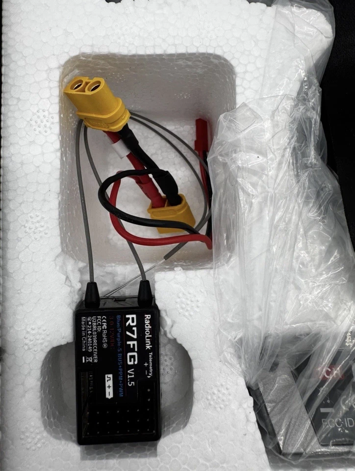 Radio Transmisor Radiolink RC6GS V3 2.4G de 7 Canales con Receptor Giroscopio R7FG Foto 3 de 4