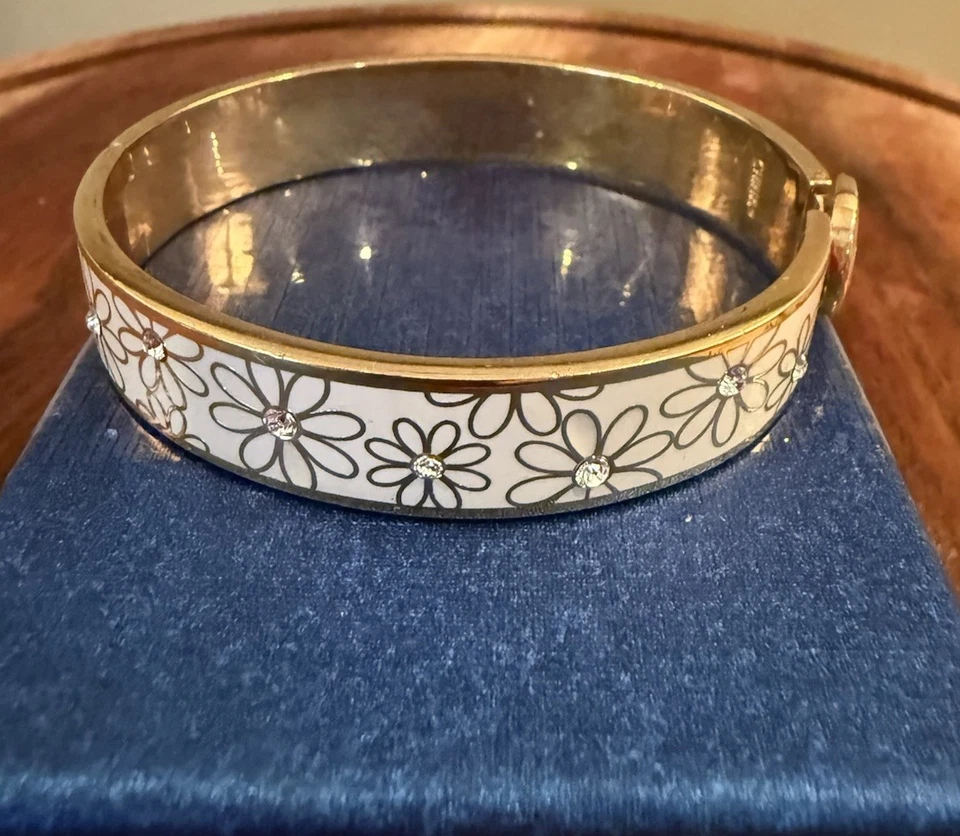 Brazalete para mujer COACH tono blanco y dorado 6,75 pulgadas 13 mm Foto 2 de 4