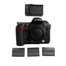 Fujifilm FinePix S5 Pro DSLR Camera Body w/ 3 Batteries & Charger 