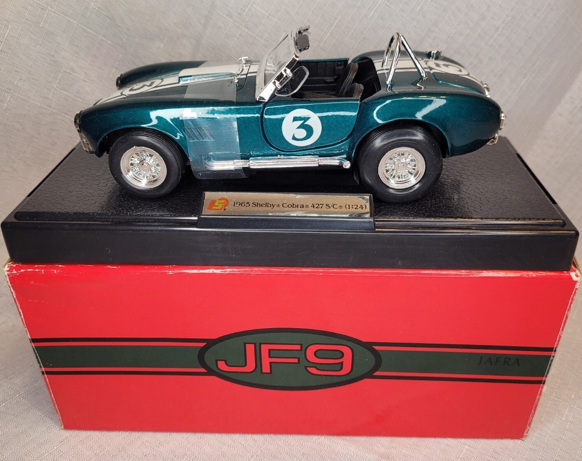 1/24 Shelby Collectibles 1965 Shelby Cobra 427 S/C Green w/ White
