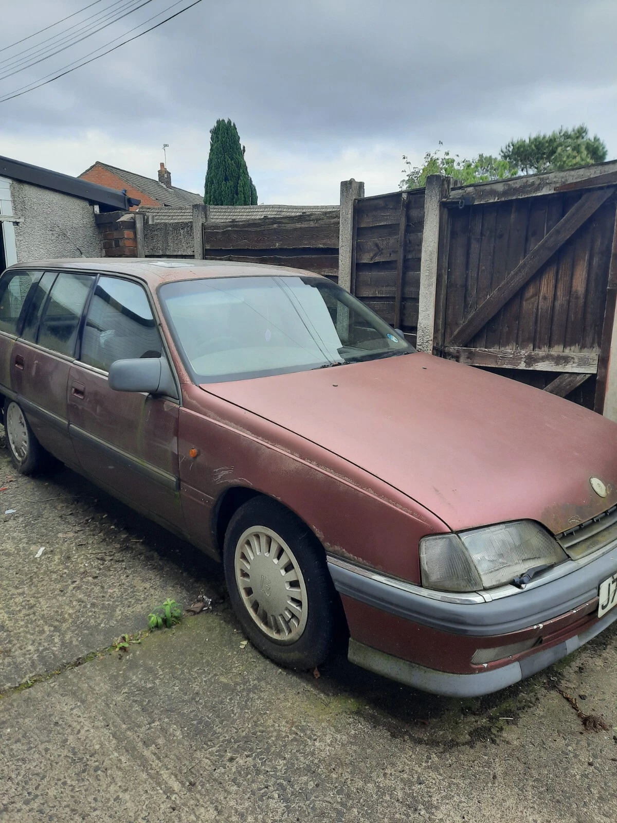 CLASSIC 1992 VAUXHALL CARLTON ESTATE J REG - Picture 1 of 12