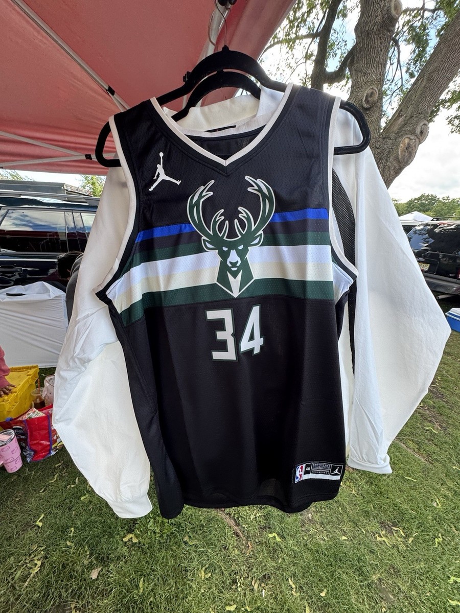 Nike Giannis Antetokounmpo Milwaukee Bucks Men's XL Jersey Multi