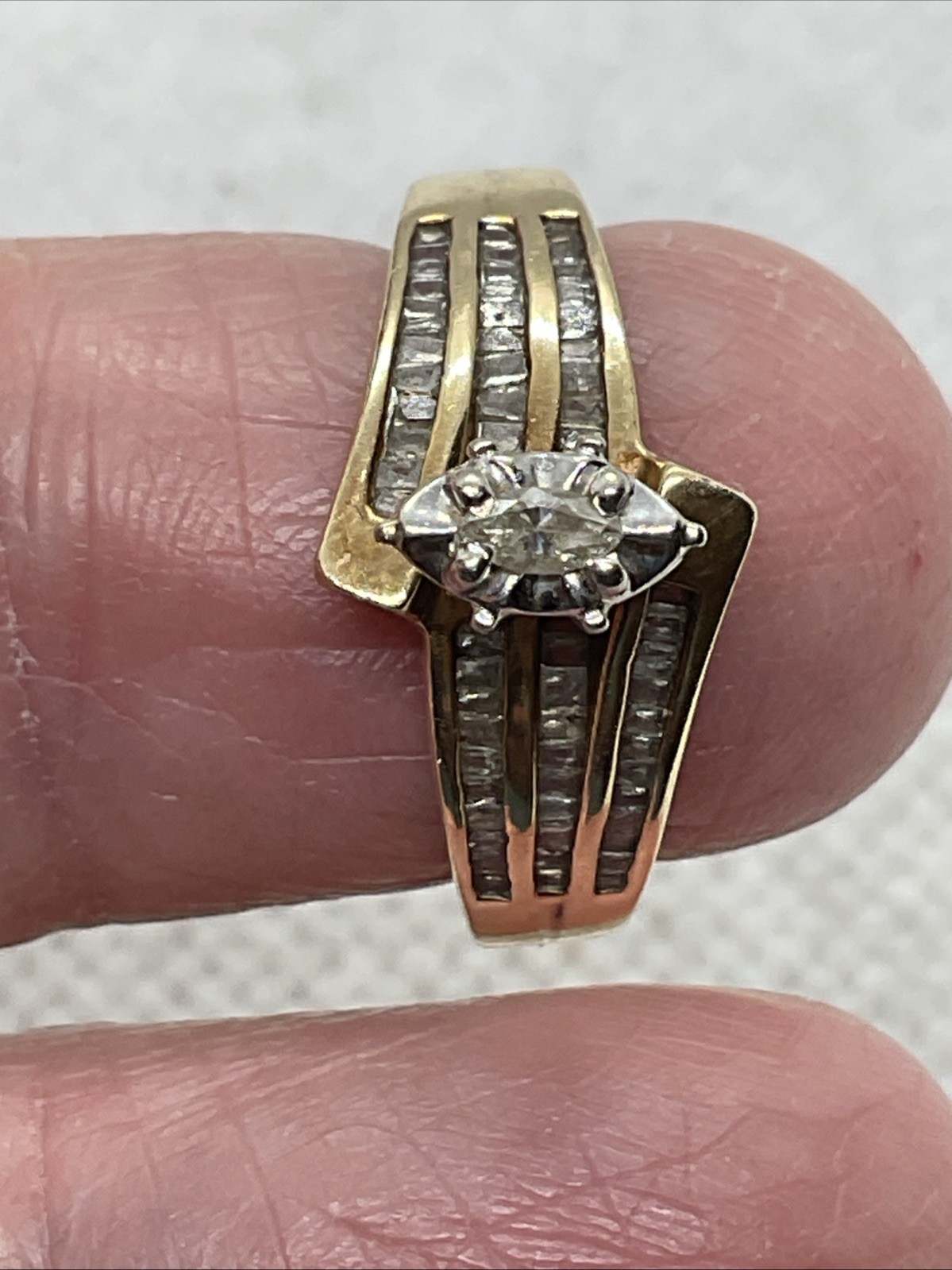 ELEGANT Solid 10K Two Tone Gold Mixed Shape Genui… - image 5