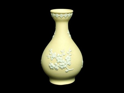 WEDGWOOD JASPERWARE BUD VASE PRIMROSE PRUNUS CHERRY BLOSSOM PALE YELLOW w/WHITE