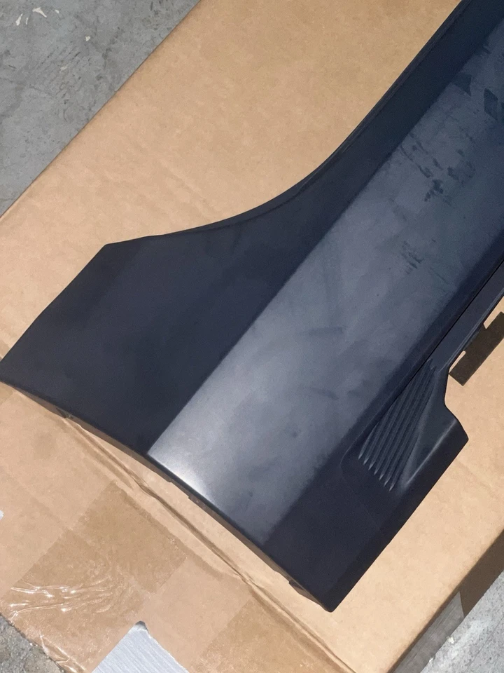 Volvo S60 молдинг/боковая юбка-качалка правая сторона 2012-2017 - Изображение 3 из 3