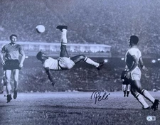 Pele Signed 16x20 Photo Spotlight Soccer Kick Autographed Beckett COA 