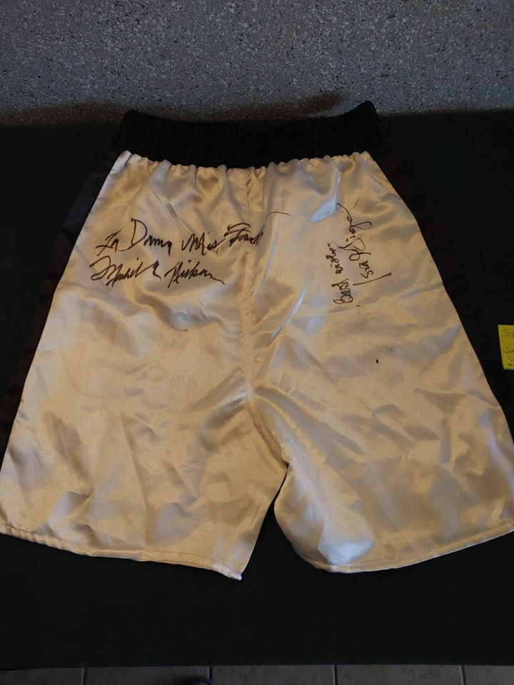 Pantalones cortos de boxeo Everlast firmados, Michael Spinks, Sister Smoke (Jacqui Frazier) otros Foto 2 de 4