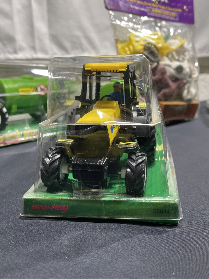 1999 New-Ray Country Life Tractor With Trailer  1:32 & 25 PC Farm Animal Set - Image 4 of 4
