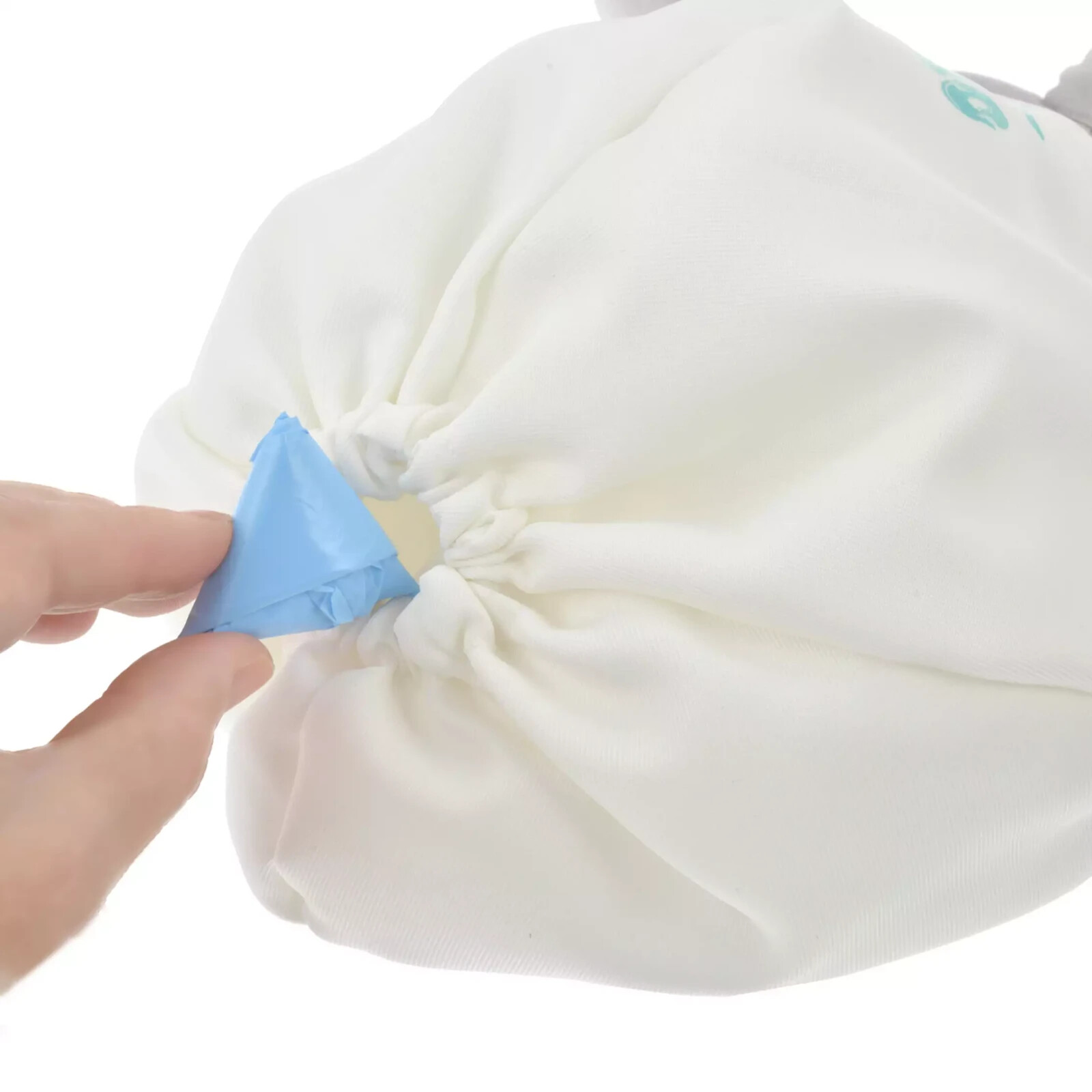 Disney Store Japan DUMBO Wall Hanging Stocker for Plastic Bags CLEANING WITH DUM