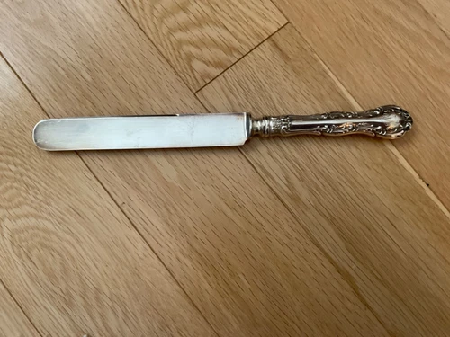 Sterling dinner knife in Wallace Irving, blunt blade