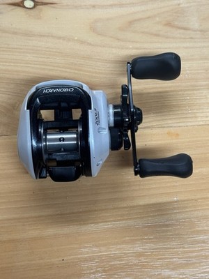 Shimano Chronarch 200E5 Baitcast Reel 200 5.5:1 Gear Ratio 7 Bearings