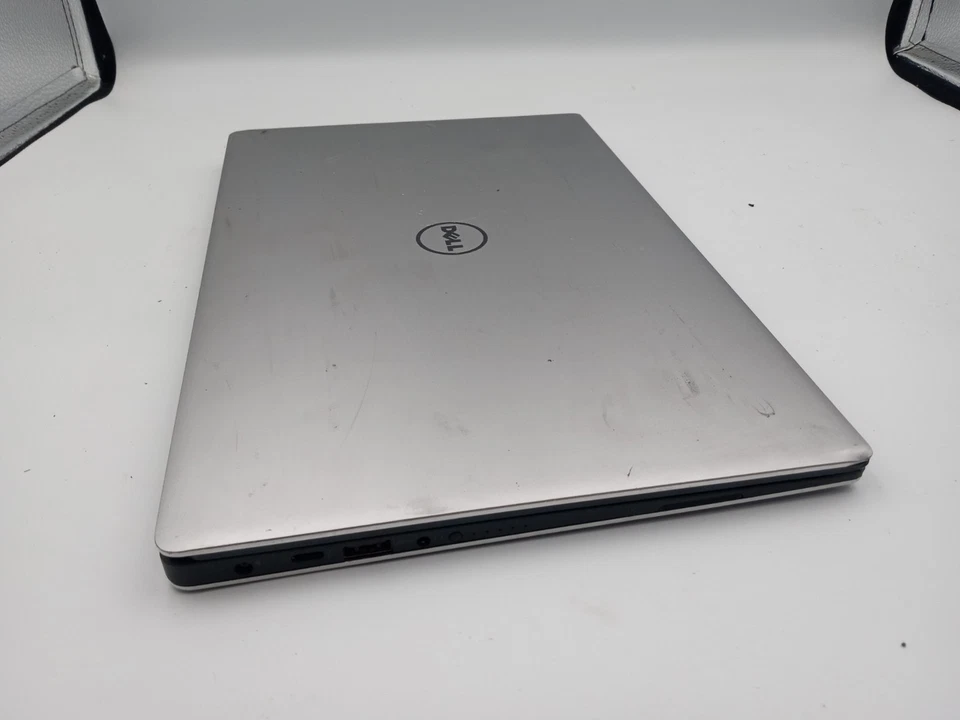 Dell XPS 13 9360 13" Laptop Intel i3-7100U 4GB RAM - CRACKED SCREEN - READ -RR - Image 3 of 4