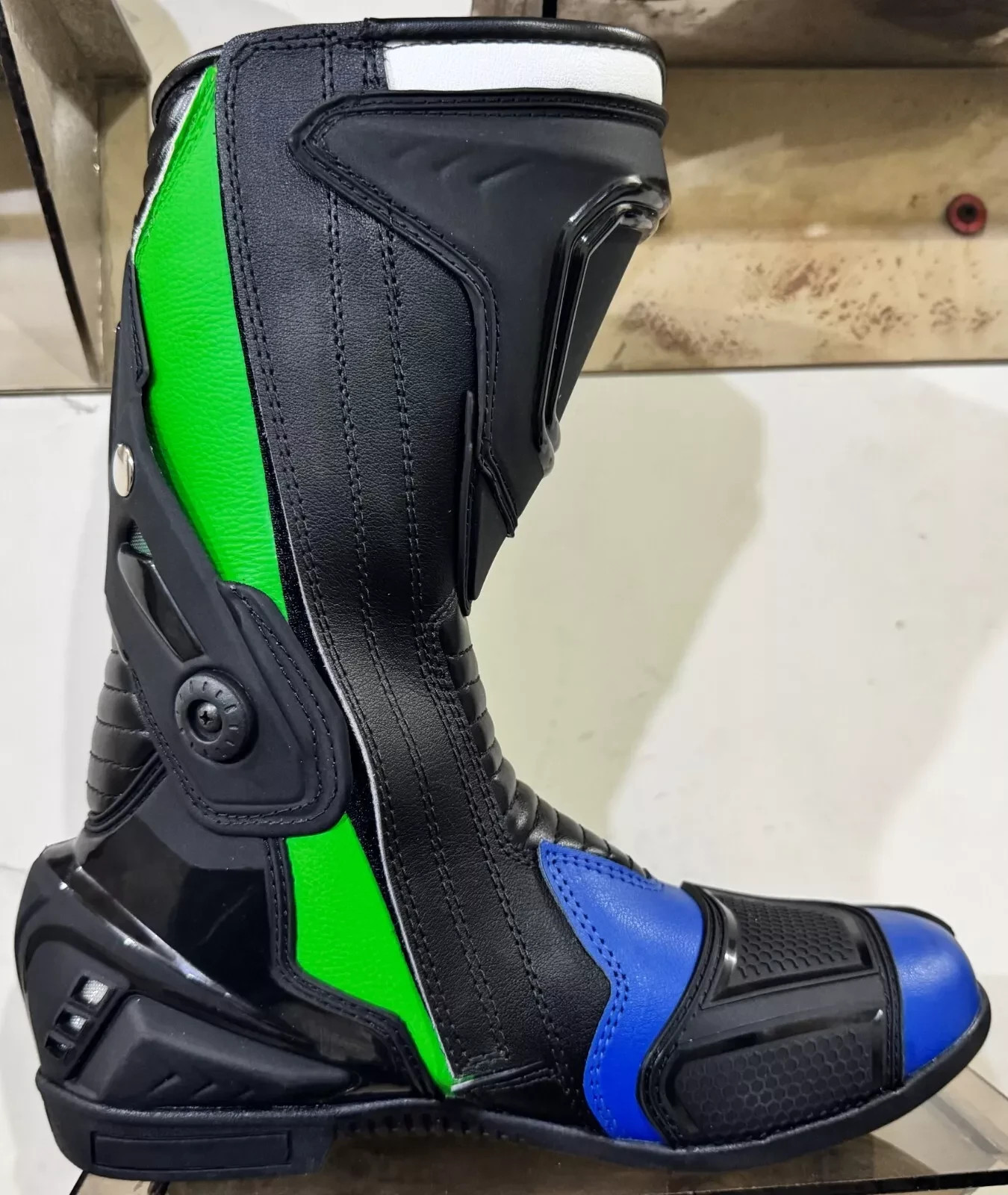 Bottes moto cuir pour éliminer la fatigue des pieds