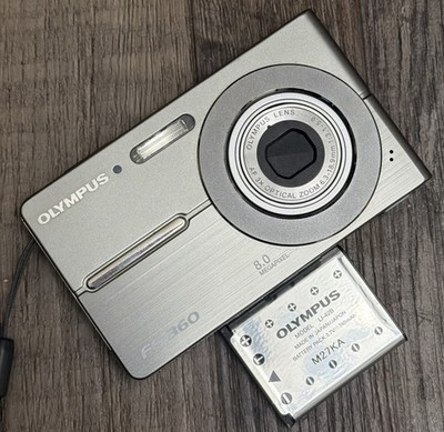 Olympus FE-360 8.0MP Digital Camera Silver 3x Optical Zoom  W/ Charger & Battery