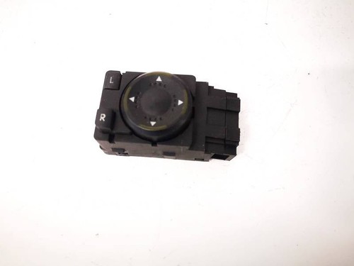 Volkswagen Passat 1998 Wing mirror control switch (Exterior Mirror #2831180-20