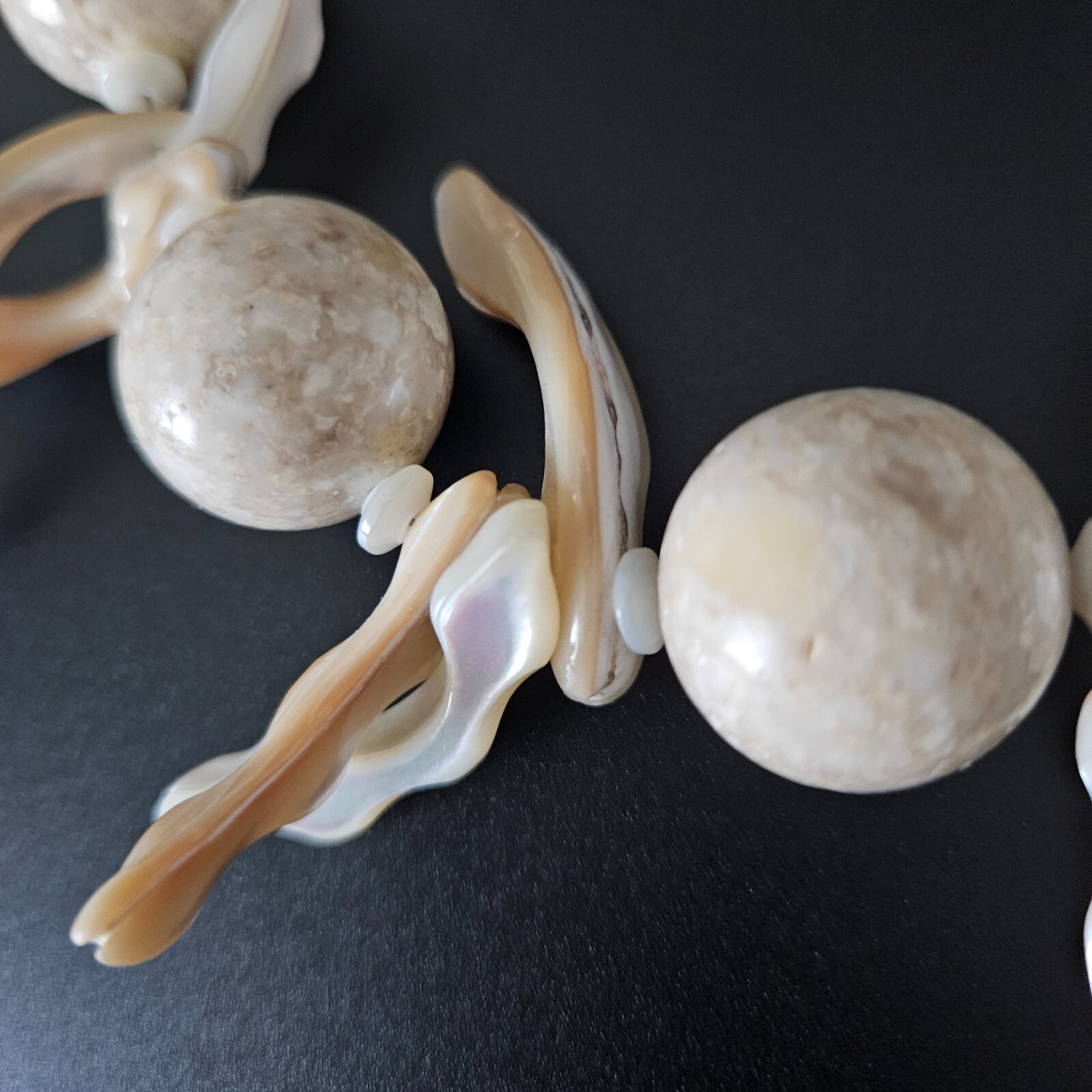 Gorgeous Shell & Flower Agate Statement Necklace … - image 7