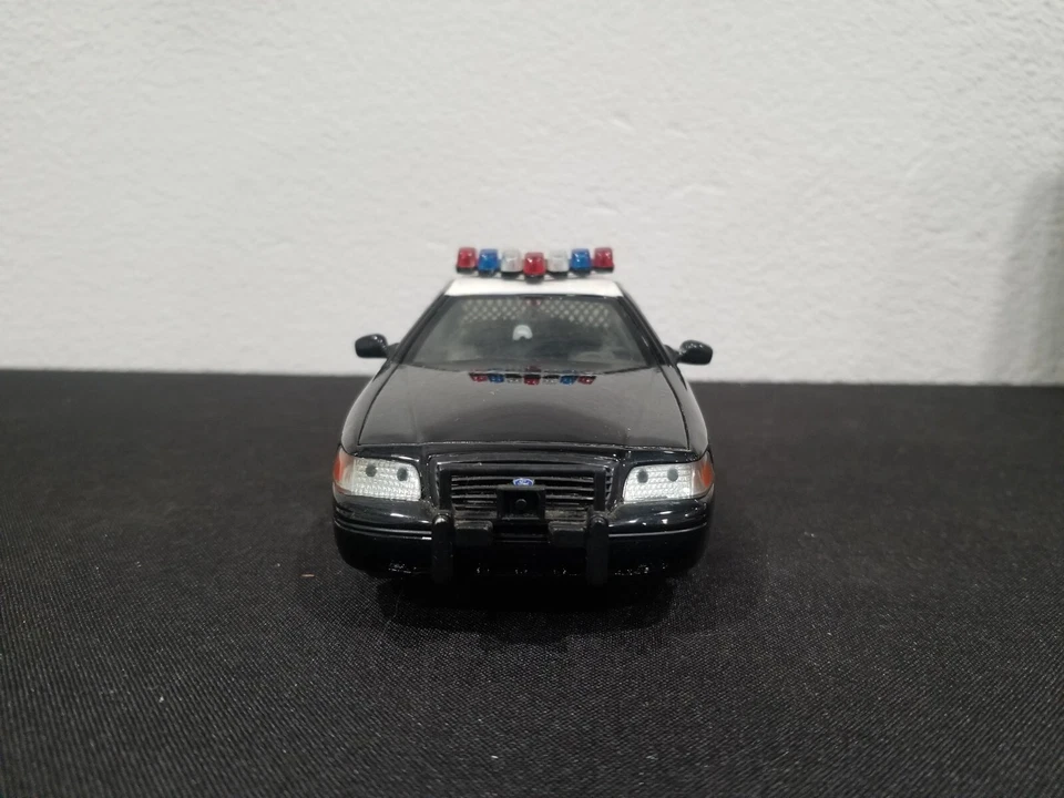 CLASSIC METAL WORKS CALIFORNIA HIGHWAY PATROL 1999 FORD POLICE INTERCEPTOR 1/24 - Image 3 of 4