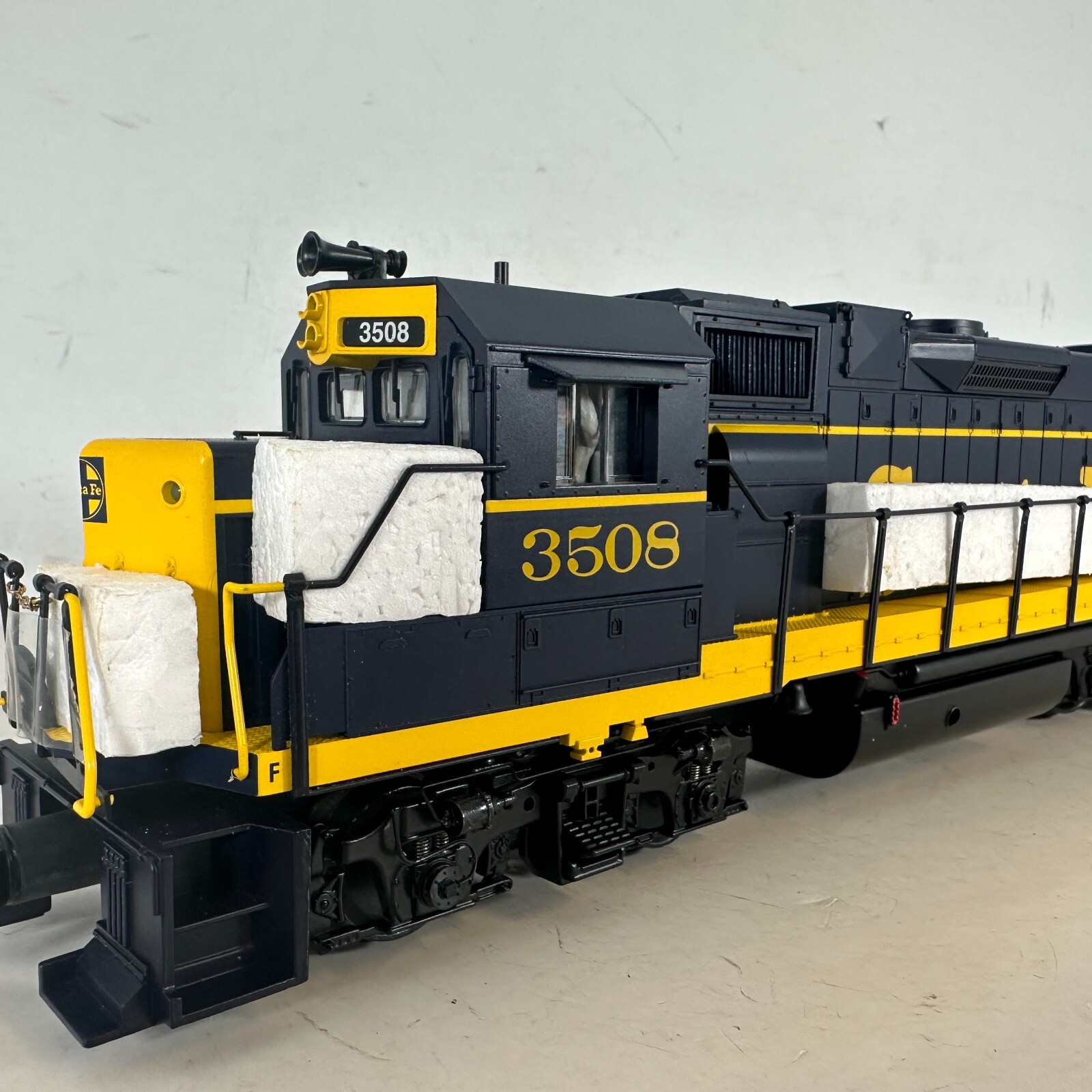 K Line K2430-3508 O Scale Santa Fe ATSF GP38 Diesel Cruise Control ...