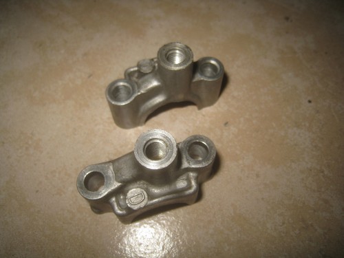 GSX 750 F GR78A Bearing Block D Camshaft Holder Cylinder Head Engine - Picture 2 of 3