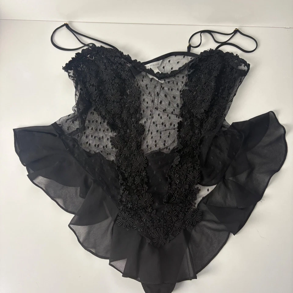 Body Flora Nikrooz Negro Transparente Floral Encaje Mediano Volantes Correas Ajustables Lunares Foto 4 de 4