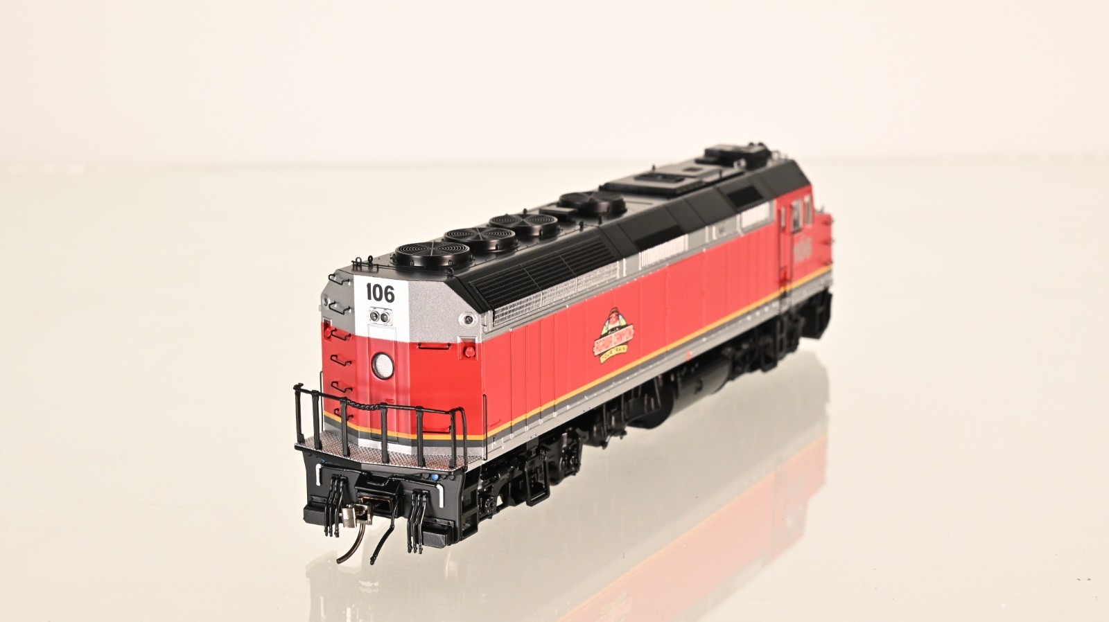 Rapido F40PH Algoma Central 106 DCC w/Sound HO scale