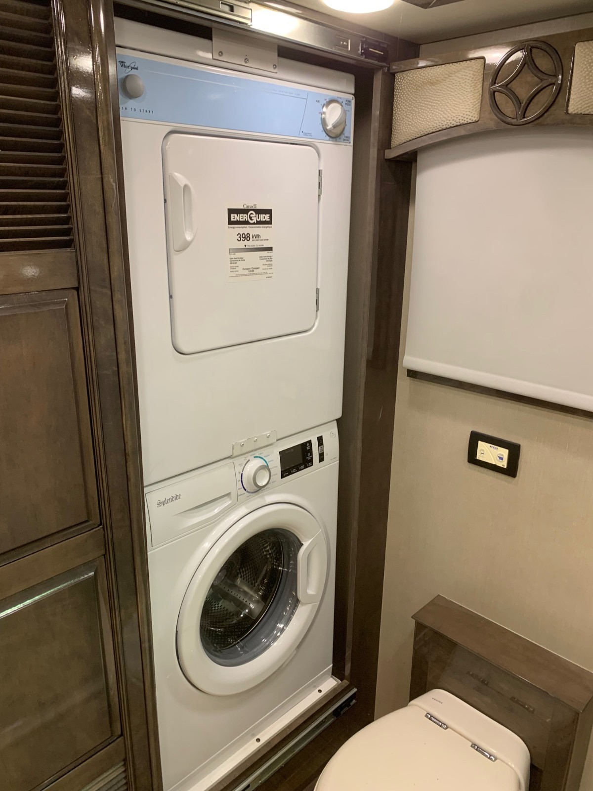 Entegra Coach Cornerstone Series M-45B 605hp Cummins One Owner Low Miles!!