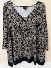J Jill Wearever Black and Tan Floral V-Neck T...