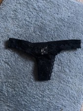 String Spitze schwarz Gr. 8-10 (140) neu