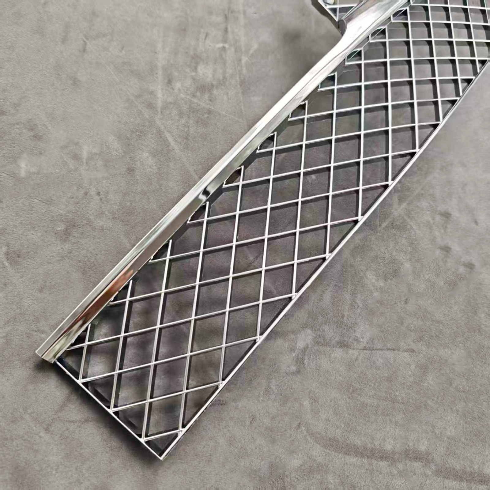 Bentley Continental Flying Spur Right Grille Chrome P/N 4W0807647A