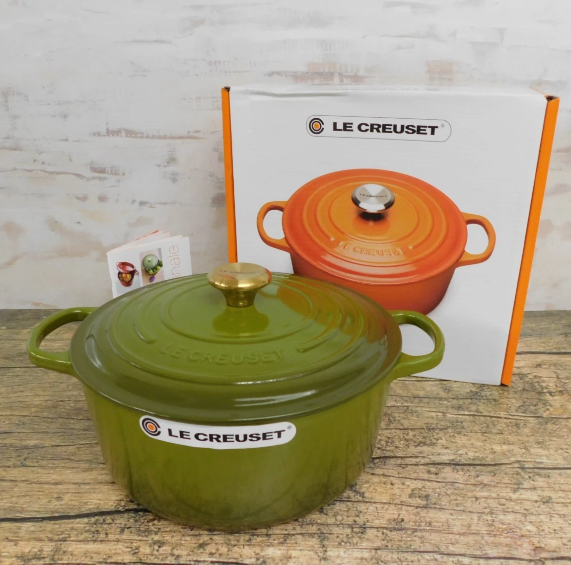 Le Creuset Signature Cast Iron 7.25 Quart Round Dutch Oven in Olive - New