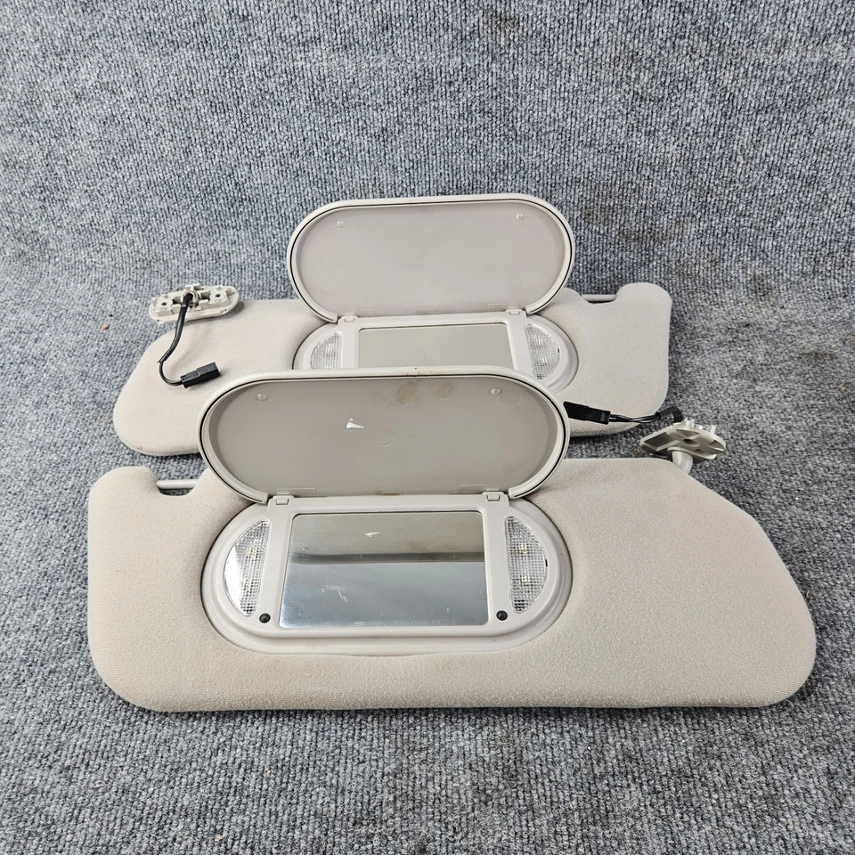 Par de parasoles Ford Explorer 2002-2005 OEM conductor pasajero con luces grises Foto 4 de 4