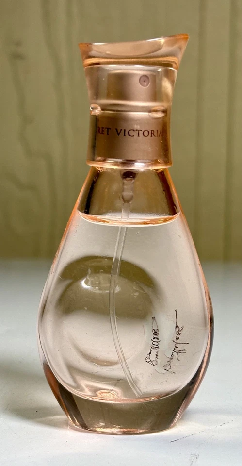 VICTORIA'S SECRET BREATHLESS EAU DE PARFUM  .5 fl oz 15 ml PURSE SPRAY 90% FULL - Image 2 of 4