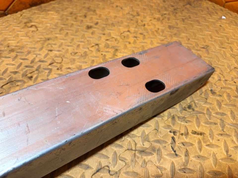 15-23 DODGE CHALLENGE PARACHOQUES TRASERO REFUERZO BARRA DE IMPACTO BARRA DE REFUERZO OEM Foto 4 de 4