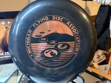 Discraft Frisbee 118 gram Michigan flying disc association black w copper stamp