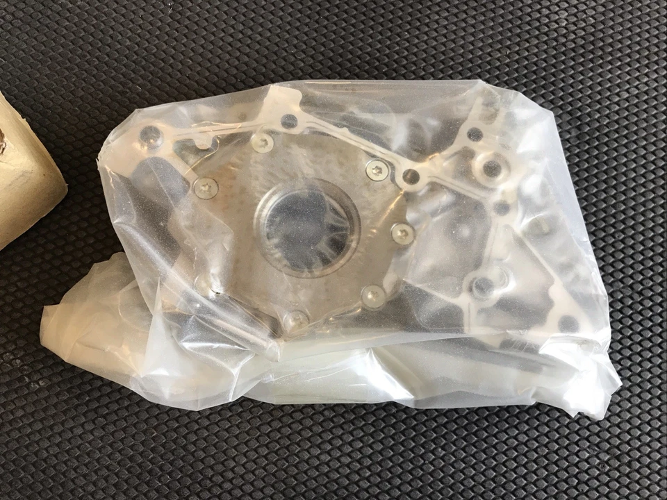 New Genuine Mazda Oil Pump Oil BP6D14100 / BP6D-14-100 OEM - Image 3 of 4