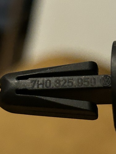 VW Campmobile Typ2 Transp. LT Campmobile-T5 T6 Multivan Clip Genuine 7H0825959 - Bild 2 von 2