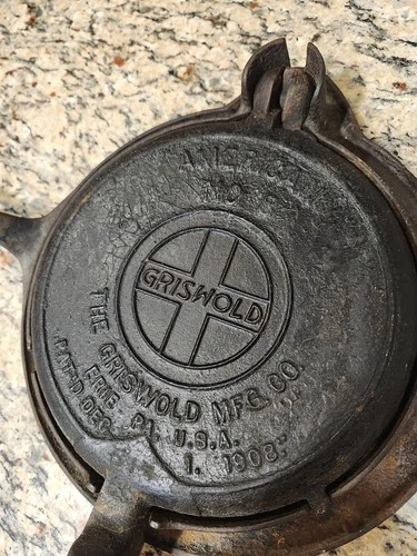 Griswold Cast Iron Waffle Iron No. 8 Pat. Dec 1, 1908 w/ Low Base