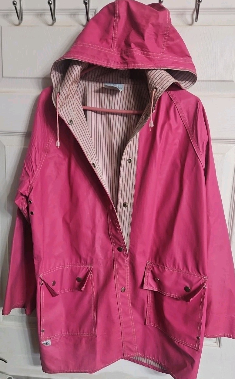 Size Large 70s Charles River Apparel Pink Hooded Rayon Vinyl