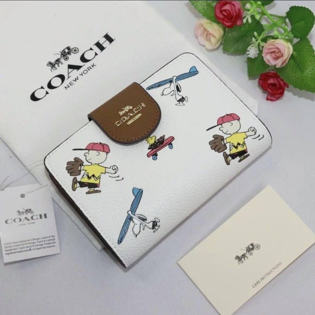 すぐ届く COACH x スヌーピー ビルフォールド ウォレット New Coach Peanuts Snoopy Charlie Brown Bi-fold Leather