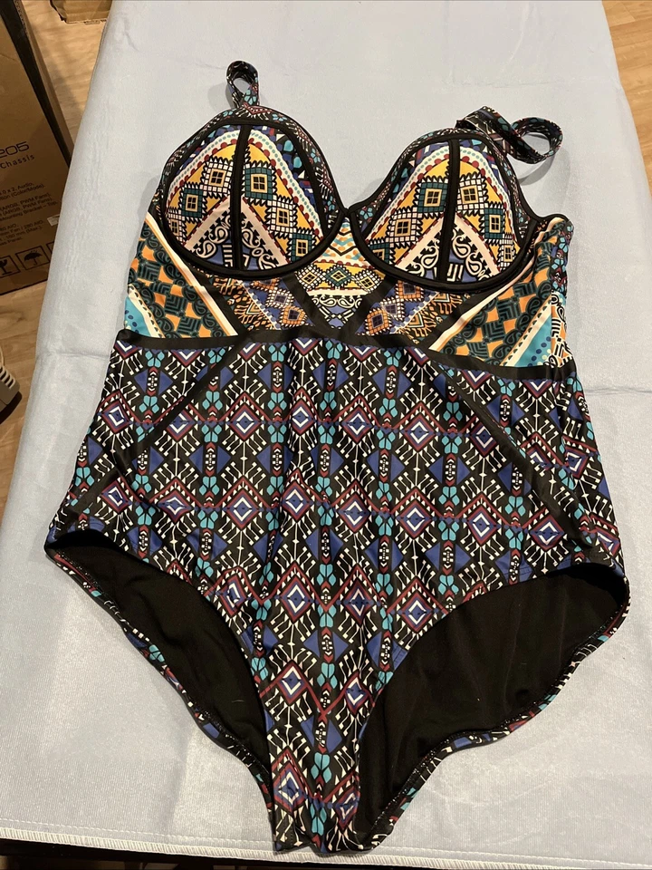 Traje de baño para todos de una pieza para mujer talla 18 traje de baño geométrico nunca usado Foto 2 de 4