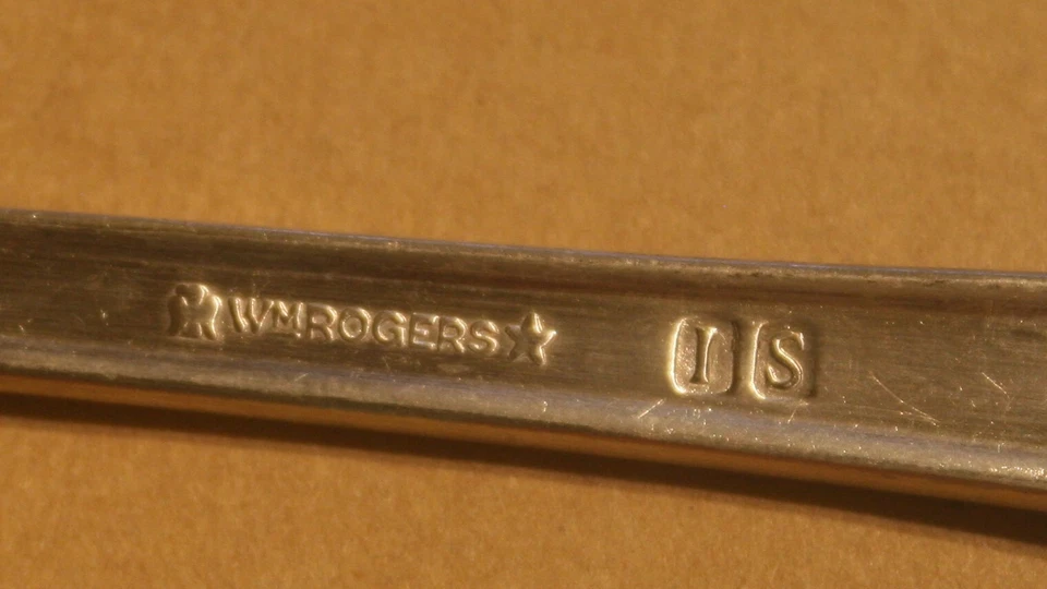 2-5 PIECE SET WM ROGERS IS MEMORY HIAWATHA SILVER PLATED DINNER FLATWARE - Image 3 of 4